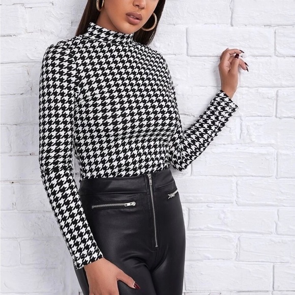 SHEIN Unity Mock Neck Houndstooth Top in Black/White - Picture 3 of 6